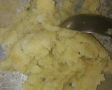 A picture of step 1 of Potato ladoo.