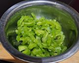Foto langkah ke 2 dari resep Oseng Pedas Tempe Pare.