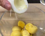 A picture of step 3 of Japanese egg sandwiches.