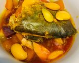 Hình bước làm 7 của món Cá chim biển trắng chiên nghệ và canh hầm đậu củ quả