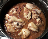 Foto del paso 24 de la receta: Pollo en salsa confitada de cebolla roja y pimiento asado