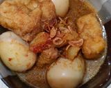 Foto langkah ke 4 dari resep Semur Tahu Telur Kentang.