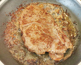 Foto del paso 5 de la receta: Solomillo de Ternera con Ceps, Mousse de Pato y Cebolla caramelizada