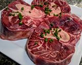 Foto del paso 1 de la receta: OSSOBUCO 🥩en Salsa de Vino🍷y Vegetales...!