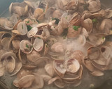 Foto del paso 5 de la receta: Chirlas al ajillo