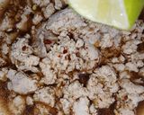 รูปขั้นตอนการทำที่ 4 ของ ลาบไก่สับ | Minced Chicken Spicy Salad