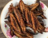 Foto langkah ke 2 dari resep Ikan Pindang Bumbu Daun Bawang.