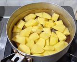 Foto langkah ke 1 dari resep Stik Kentang Keju.