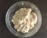 Foto del passaggio 3 della ricetta Crostata con frolla di riso crema alle noci e semi di papavero con pesche e mele