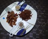 A picture of step 2 of Dates and jaggery paratha.