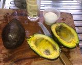 A picture of step 1 of Avocado purée for bread🥑🍞.