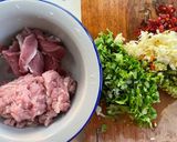 รูปขั้นตอนการทำที่ 1 ของ ข้าวผัดพริกเกลือไข่นุ่ม🧄🌶️
