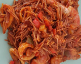 Foto del paso 4 de la receta: Fideuá a mi manera con calamar y gambas