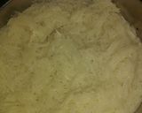 A picture of step 1 of Seviya upma.