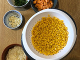 Kukoricaleves corn doggal és taco chipsszel