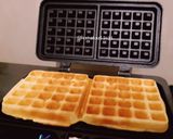 Foto langkah ke 3 dari resep Belgian Yeast Waffle.