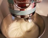 Une image de l'étape 1 de Biscuit roulé sans gluten ni graisses ajoutées fourré à la confiture d'agrumes.