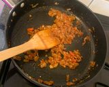 A picture of step 1 of Chilli Prawn and Pineapple.