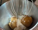 Φωτογραφία βήματος 2 της συνταγής Κρέμα dulce de leche με γιαούρτι, μπισκότο και μούρα