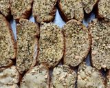 Foto langkah ke 1 dari resep Garlic oats cheese bread.
