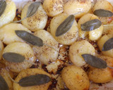 Foto del paso 1 de la receta: Pollo relleno con frutas secas, manzanas y setas