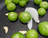Foto del paso 2 de la receta: Salsa verde asada