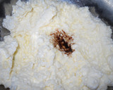 Foto del paso 2 de la receta: Buñuelos de ricota dulce (fritos)