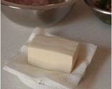 A picture of step 1 of Soy Burger with Daikon Radish Sauce.