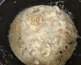 A picture of step 3 of Garlic mushroom and paneer.