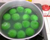 Foto langkah ke 2 dari resep Kue jajanan pasar "klepon".