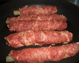 A picture of step 4 of Beef Wrapped Burdock.