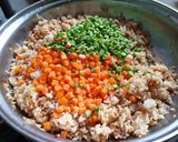 รูปขั้นตอนการทำที่ 3 ของ ข้าวผัดน้ำพริกลงเรือ