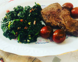 Foto del paso 4 de la receta: Filete de ternera con espinacas salteadas con jamón