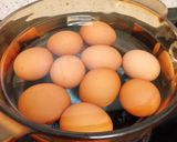 Hình bước làm 1 của món Trứng Ngâm Nước Tương