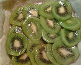 A picture of step 4 of Strawberry and kiwi lasagna.