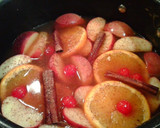 A picture of step 3 of Easy Spiced Cider.