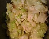 A picture of step 4 of Cabbage, pork and cauliflower, with a sauce.