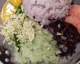 Foto langkah ke 2 dari resep MPASI 4* Baby 8+ double prohe (telur puyuh & salmon).