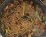 A picture of step 3 of Sofie's veg fusion noodle.