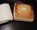 A picture of step 3 of Easy Cheese Hanpen Sandwiches.