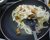 A picture of step 5 of Italian Cuisine con Chikuwa.
