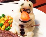 A picture of step 5 of Mashed Potato Olaf.