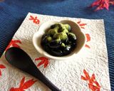 A picture of step 3 of Milky Matcha Kuro-mame.