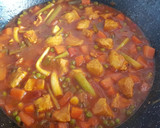 Foto del paso 2 de la receta: Arroz con ajos tiernos y solomillo de pavo