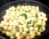 Foto del paso 5 de la receta: Garbanzos tostados con huevos a la tapa