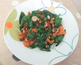 Foto del paso 3 de la receta Espinacas con gambas y zanahoria