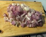 Une image de l'étape 3 de Noix de saint Jacques aux tomates, échalotes, ail et persil.