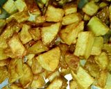 तवा आलू सब्ज़ी(TAVA ALOO SABZI RECIPE IN HINDI) रेसिपी चरण 1 फोटो