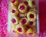 Foto langkah ke 7 dari resep Thumbprint Cookies.