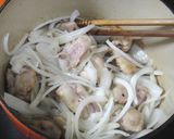 A picture of step 3 of Chicken & Spring Cabbage Cream Soup.